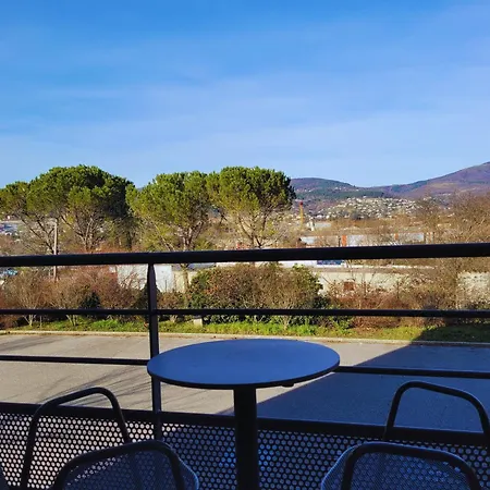 Hotel Restaurant Les Chataigniers 3*