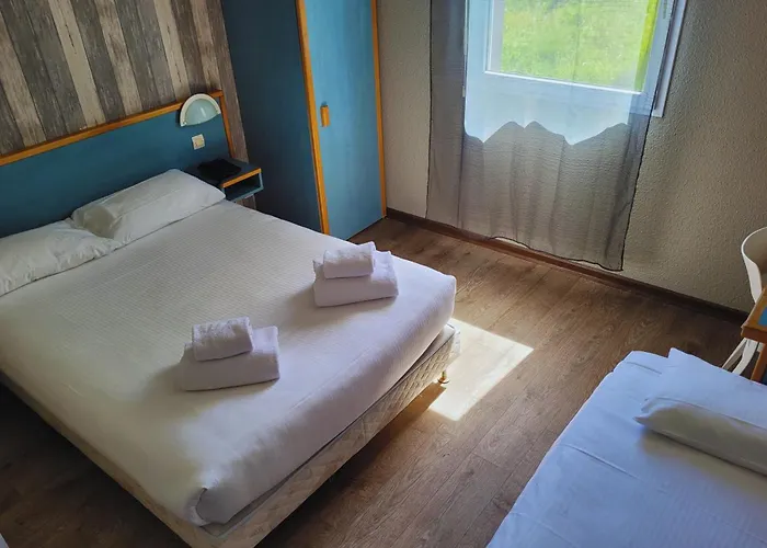 Отель Restaurant Les Chataigniers 3*
