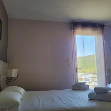 Hotel Restaurant Les Chataigniers 3*